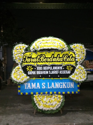 Papan Bunga Duka di Blokang